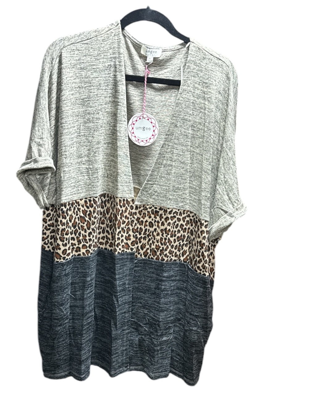 Umgee NWT Size M/L short sleeve leopard print Cardigan